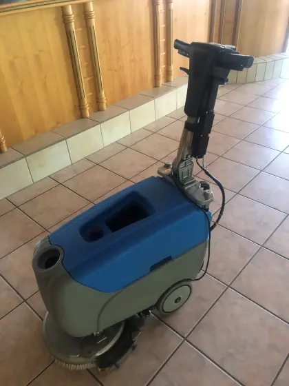 Verkaufe gebrauchte Bösch Reinigungsmaschine WINNER 38 BC