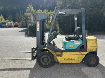 KOMATSU Frontstapler 2,5 t, Triplexmast, Seitenschieber, 4 Komatsu 25