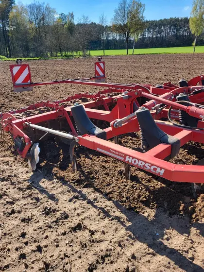 Wir bieten unseren Horsch Terrano 4FX Grubber