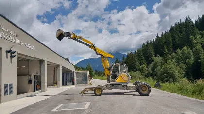 Menzi Muck A81 mobil, Bj. 2012, mit 9.252 Bstd.
