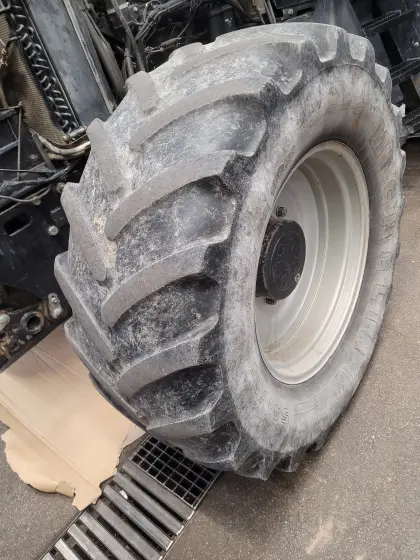 Michelin Reifen 650/65R38 und 540/65R28