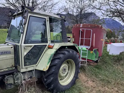 Hürlimann mit Futtermischwagen