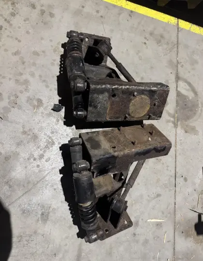 Steyr CVT Kabinenfederung