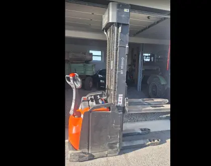 TOYOTA SWE160 Deichselstapler, Hochhubwagen, Ameise