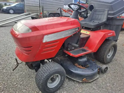 Rasenmäher-Traktor