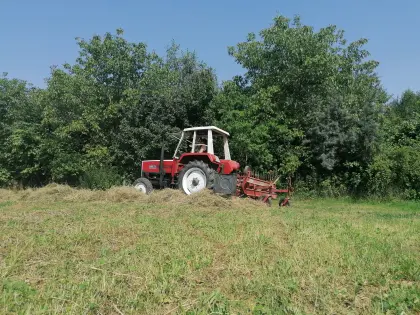 Pöttinger KR 220 Bandschwader inkl. Gelenkwelle