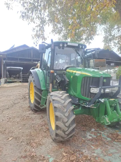 John Deere 6120P