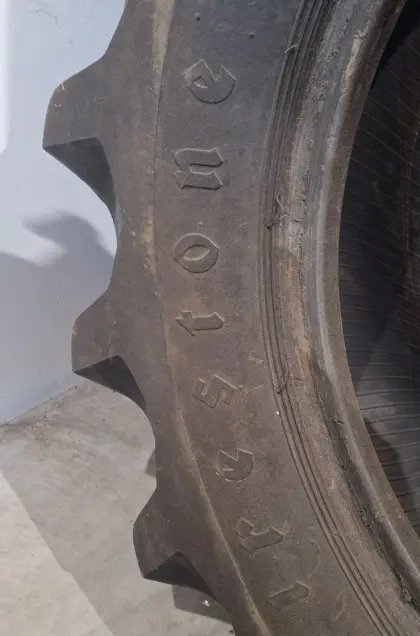 Reifen 12.4 R 24