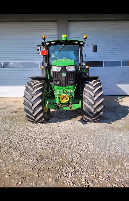 John Deere 6210R