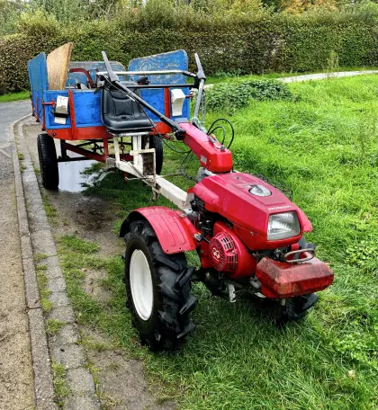 Einachser, Honda F 720 mit Anhänger, Pflug und Schneeschild