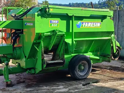 Faresin Futtermischwagen TMR 850