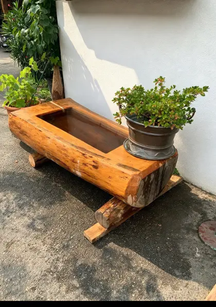 Brunnentrog, Brunntrog, Holzbrunnen, Wassertrog, Lärchentrog