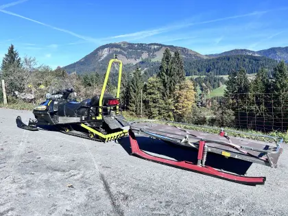 Ski-Doo Skandic WT 550F, Bj. 2007, mit Anhänger für die Jagd
