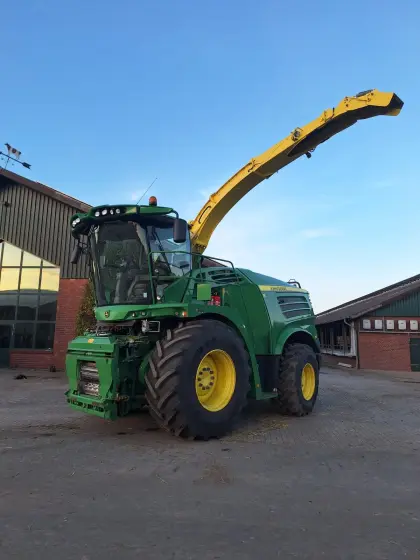 John Deere 8300, Bj. 21, 1.007 Trommelstd., Häcksler, Feldhäcksler