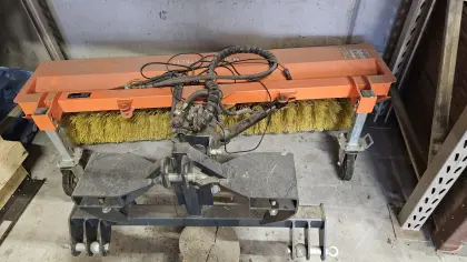 Kehrmaschine für Traktor oder Stapler