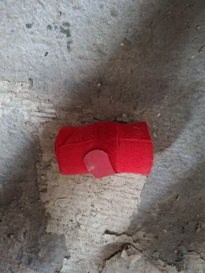 Bandage rot, Einzelstück
