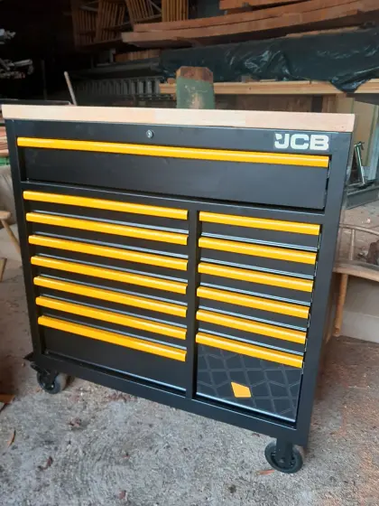 Werkstattwagen JCB