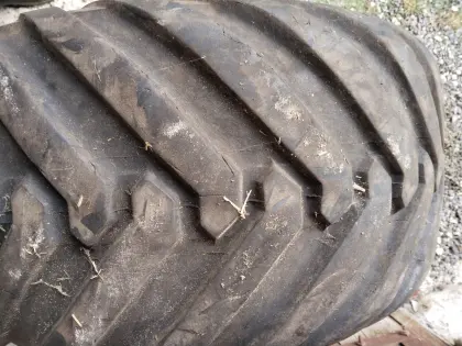Trelleborg Reifen 400/55-17,5