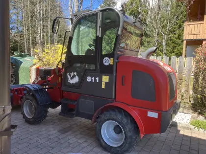 Hoflader Grizzly 811