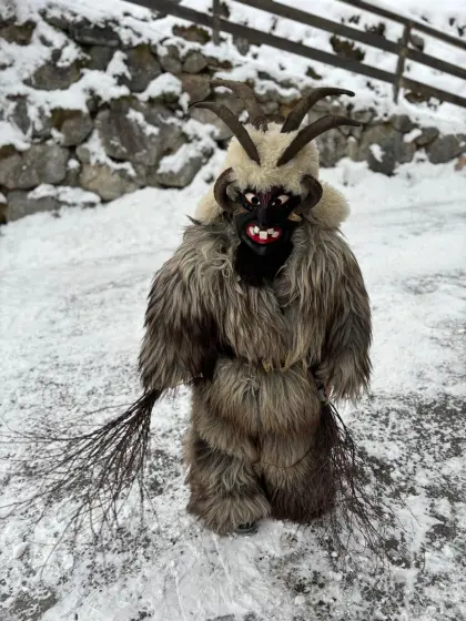 Kinderkrampus Maske und Fell