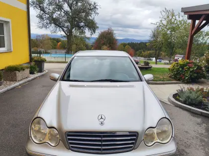Mercedes-Benz C200