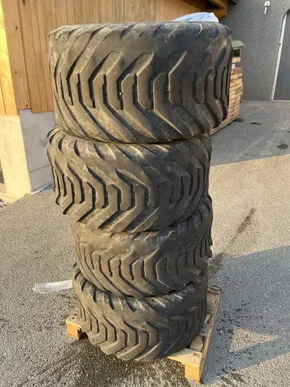 Verschenke Reifen 400/60R15.5