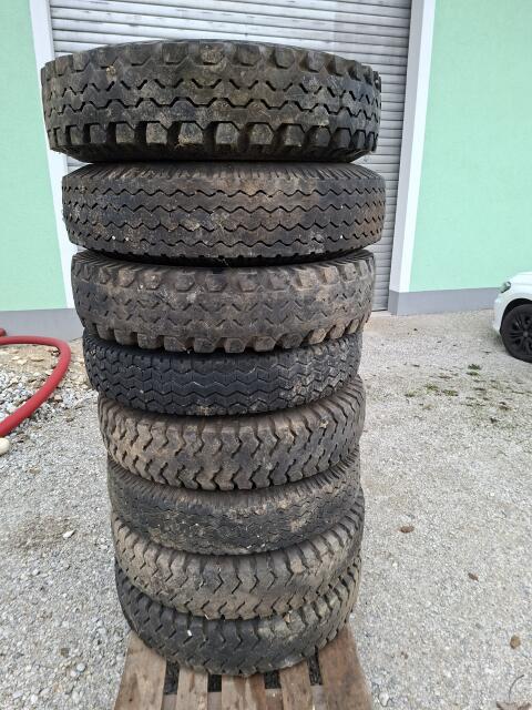Reifen 9.00-20