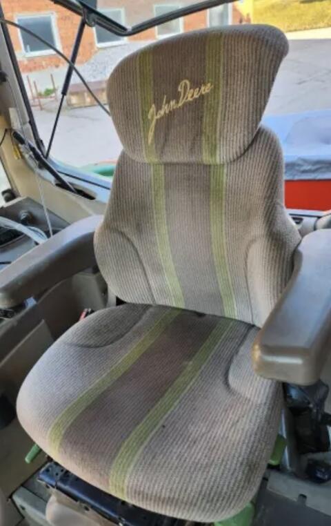 John Deere Sitz