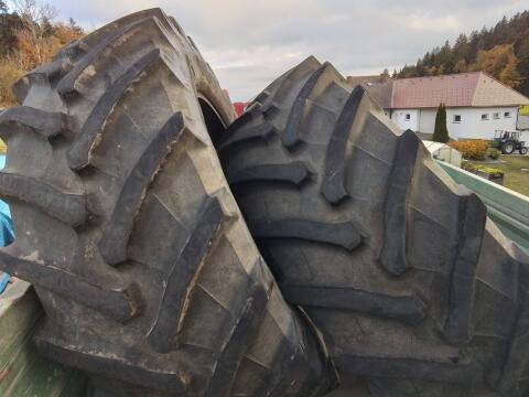 Traktorreifen, 650/65R42 und 540/65R30