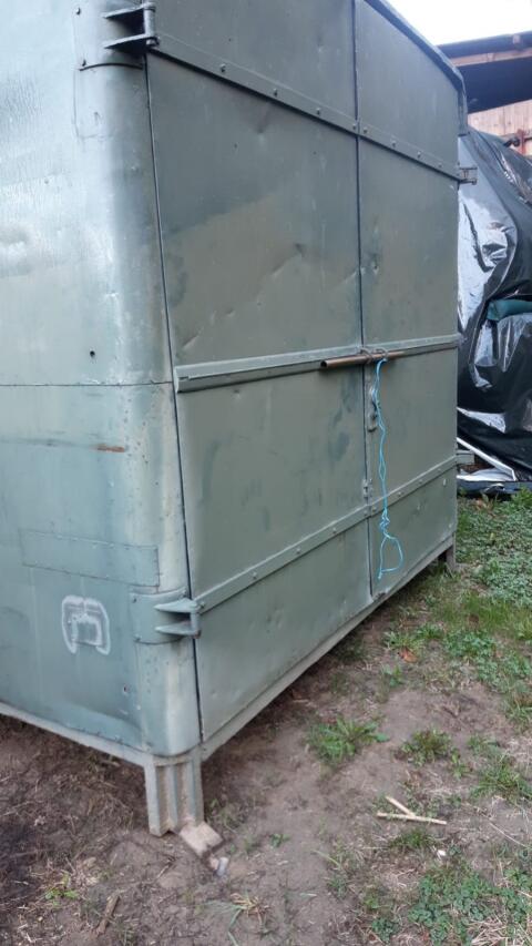 Container