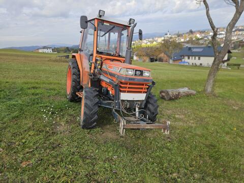 Kubota L3250