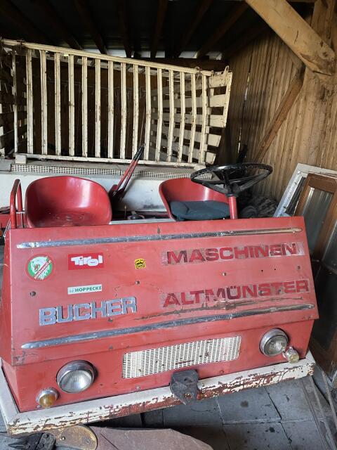 Schlepper Bucher