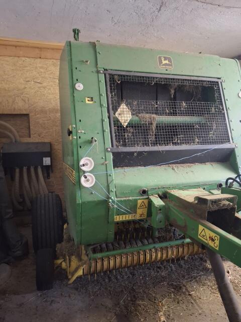 John Deere 570 Rundballenpresse