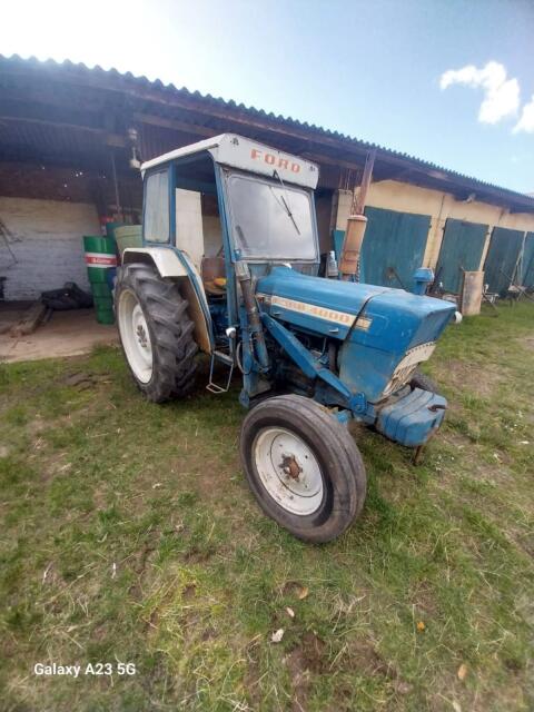 Ford 4000 mit Frontlader inkl. Schaufel