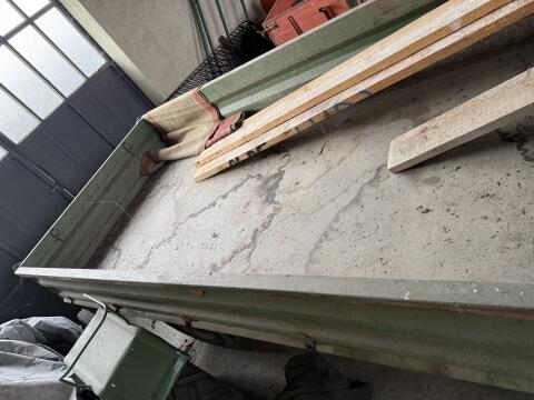 Gummiwagen mit Kippfunktion