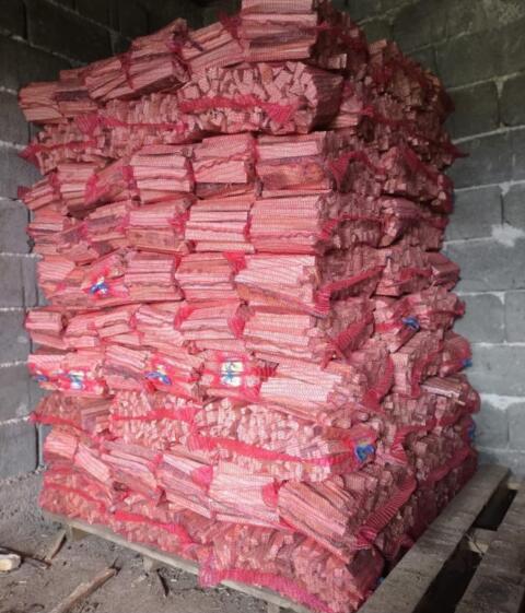 Extrafeines Fichten-Anzündholz, trocken <15 %, Netzsäcke 3 kg