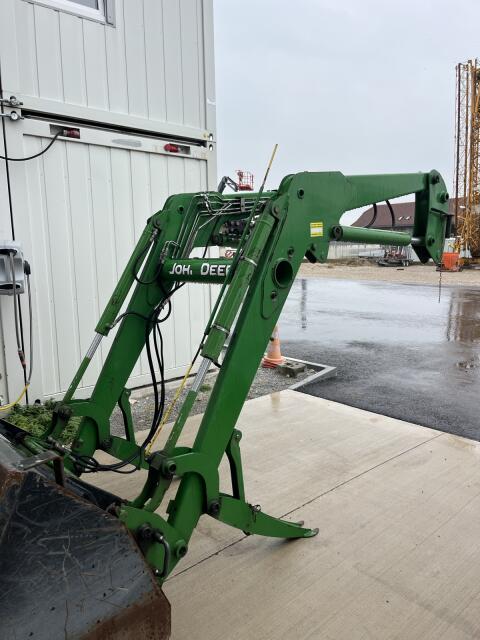 John Deere Frontlader für 64 Serie mit Konsole