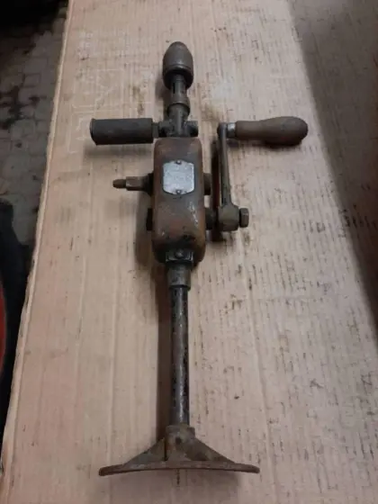 Handbohrmaschine mit 2 Geschwindigkeiten