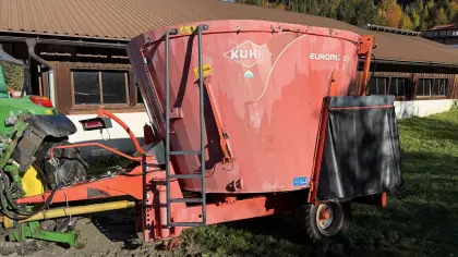 Futtermischwagen KUHN Euromix I EUV170
