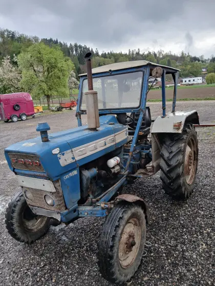 Traktor Ford 3000