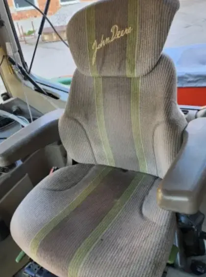 John Deere Sitz