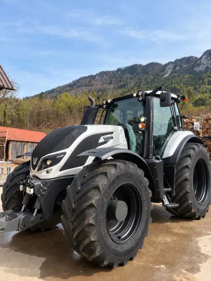 Valtra T214 Direct, 3.300 Bstd., Getriebe neu