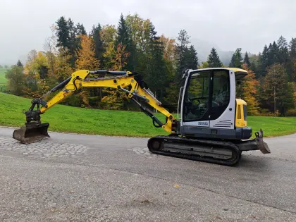 Bagger Wacker Neuson mit Verstellausleger ET 65