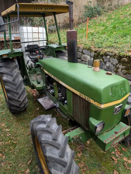 John Deere 3130