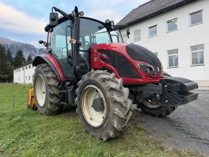 Valtra A114