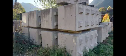 TIROL, neue Legosteine, Betonklotz, Betonmauer, Betonklötze