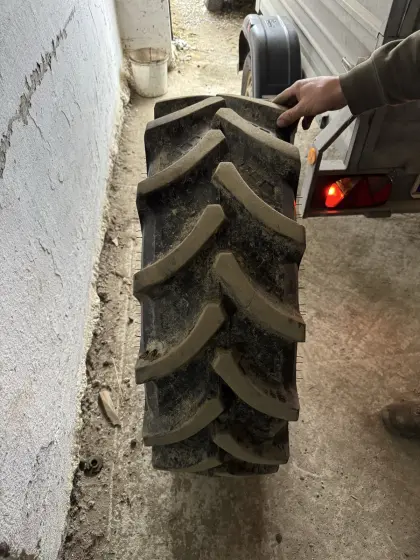 Traktorreifen 300/70R 20