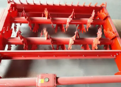 Streuwerk mit Fräszinken mit Getriebe zum Strohfräsen