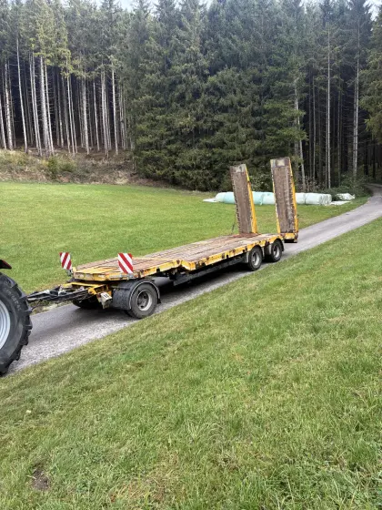 Schwarzmüller Tieflader