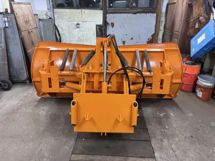 Kronberger Schneepflug mit Anbauplatte